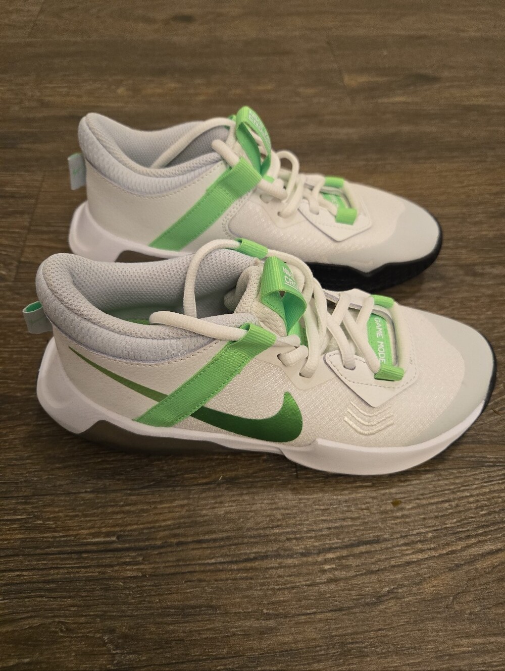 Youth Nike Air Zoom Crossover Tennis Shoes Size 3Y Green White Athletic Kids New